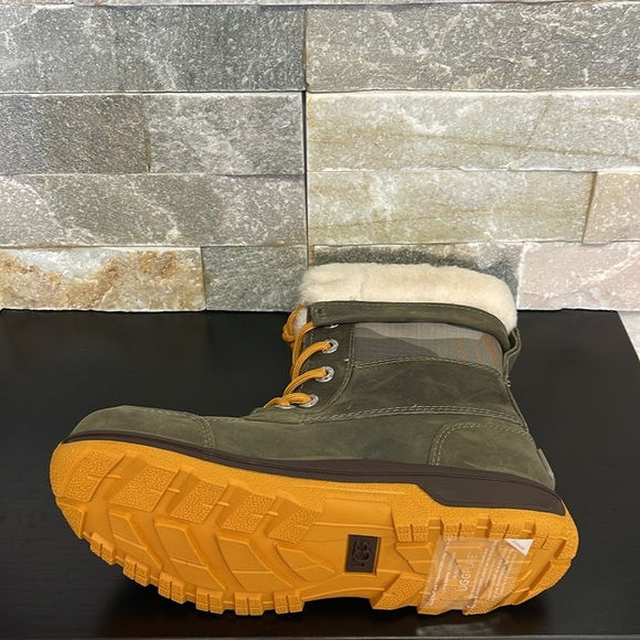 ✨Host Pick✨ UGG Kids Butte II CAMO Lace-Up Boot - Picture 10 of 12